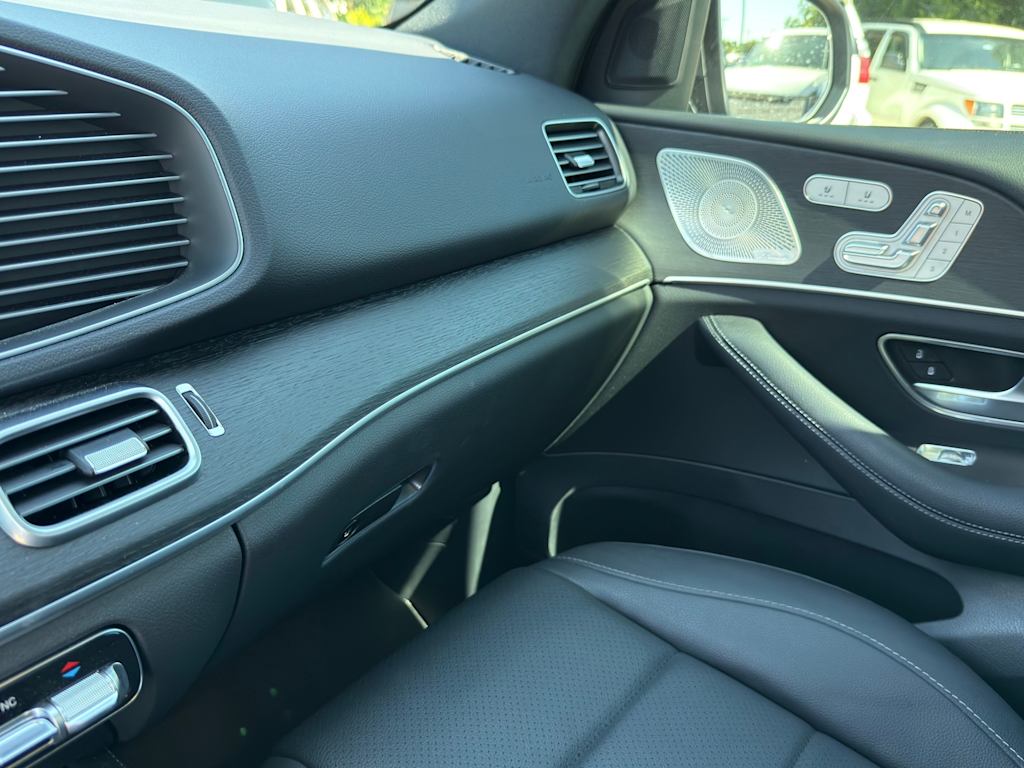 Thumbnail: 2025 Mercedes-Benz GLE - 21