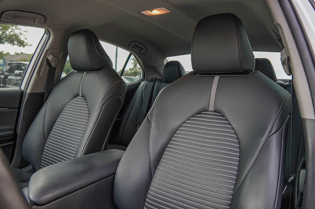 Thumbnail: 2019 Toyota Camry - 8