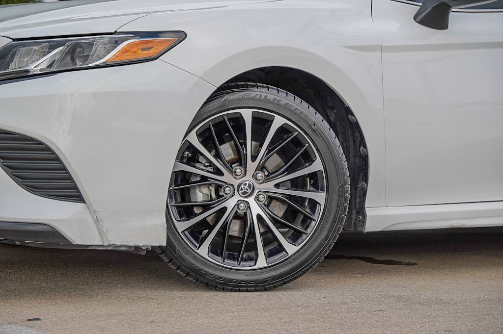 Thumbnail: 2019 Toyota Camry - 5