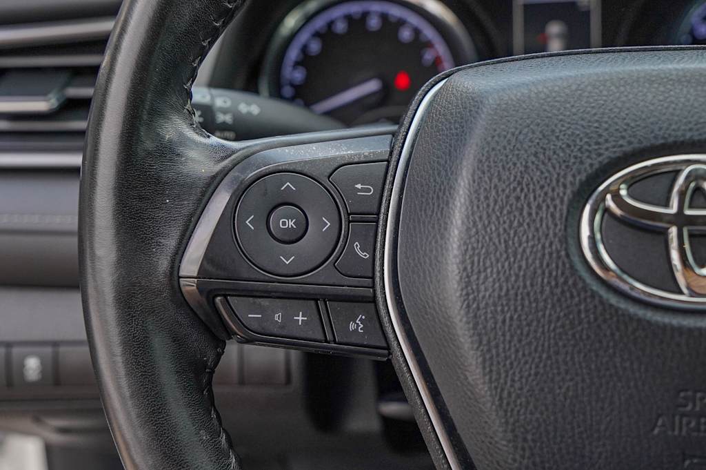 Thumbnail: 2019 Toyota Camry - 21