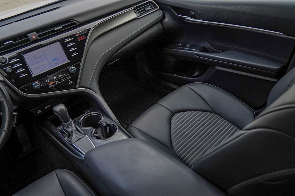 Thumbnail: 2019 Toyota Camry - 11