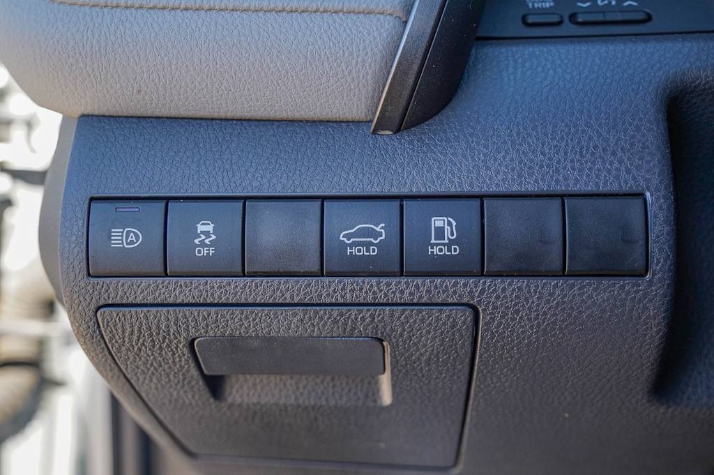 Thumbnail: 2024 Toyota Camry - 23