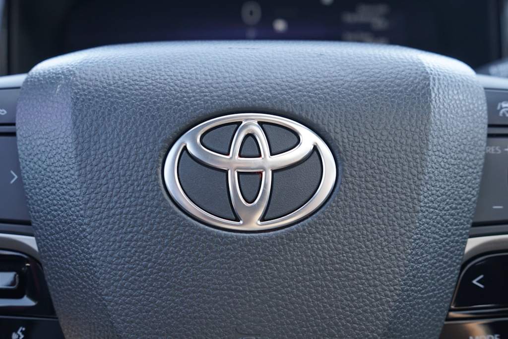 Thumbnail: 2025 Toyota Camry - 5
