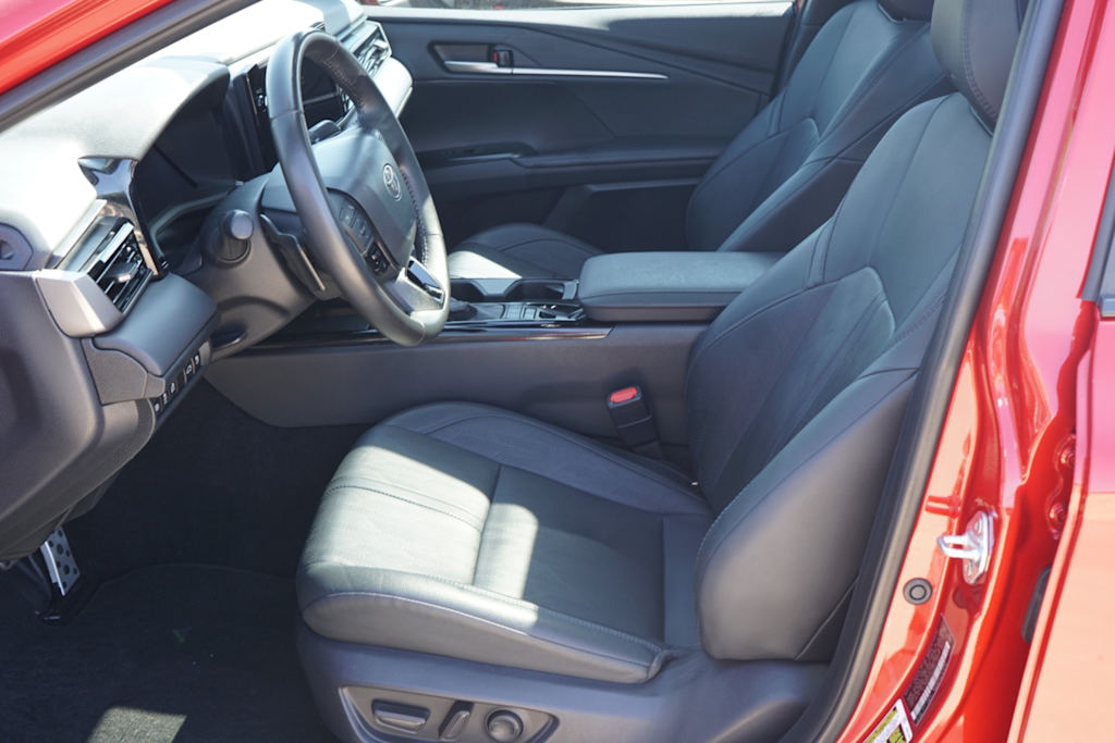 Thumbnail: 2025 Toyota Camry - 8