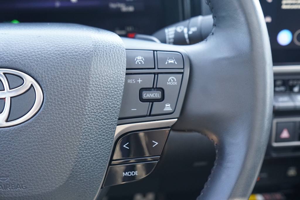 Thumbnail: 2025 Toyota Camry - 16