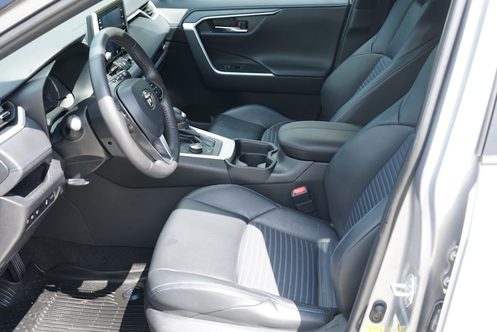 Thumbnail: 2021 Toyota RAV4 - 7