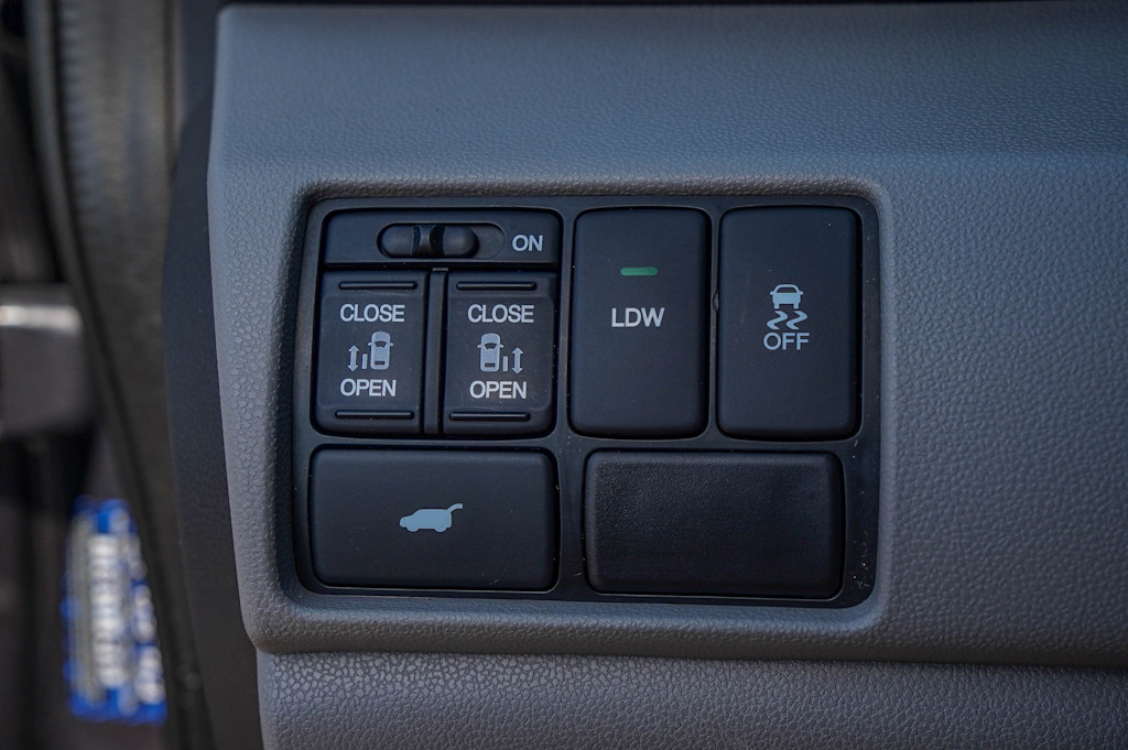 Thumbnail: 2015 Honda Odyssey - 26