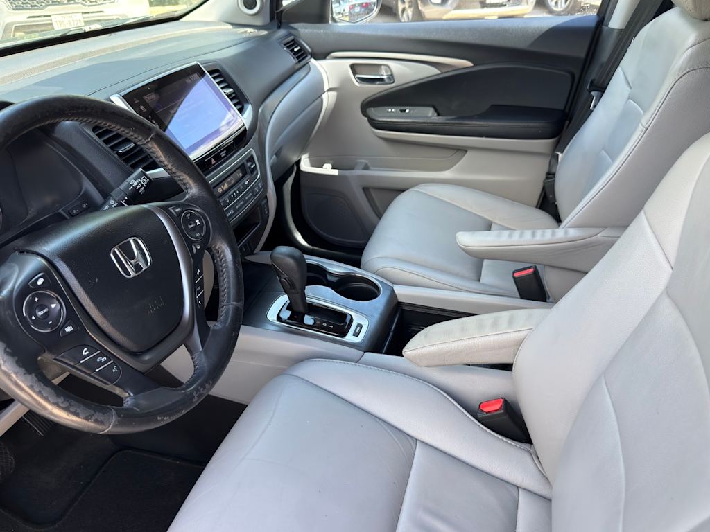 Thumbnail: 2017 Honda Pilot - 10