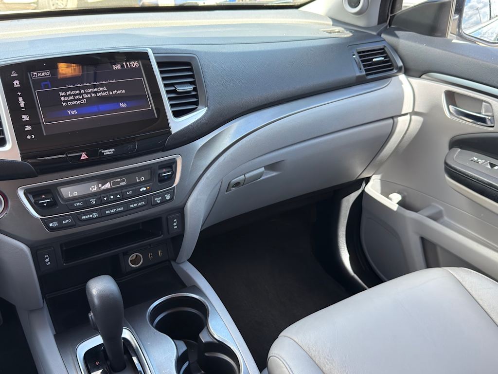 Thumbnail: 2017 Honda Pilot - 27