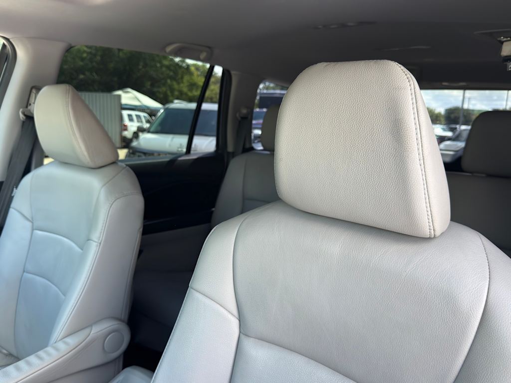 Thumbnail: 2017 Honda Pilot - 9