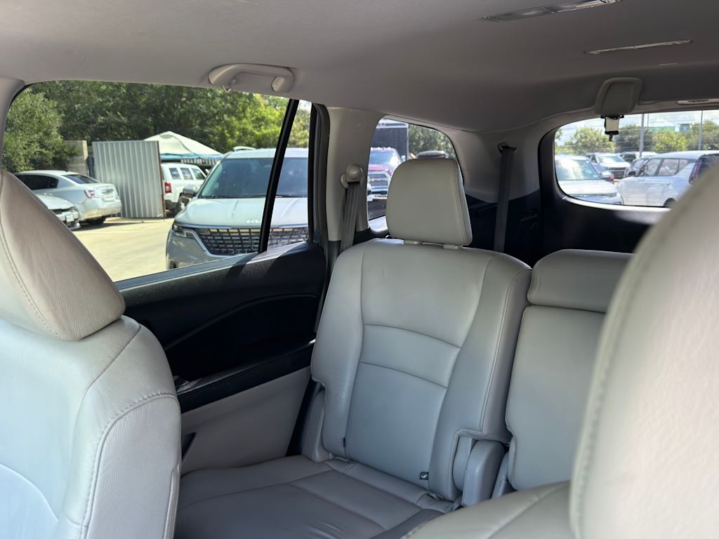 Thumbnail: 2017 Honda Pilot - 11