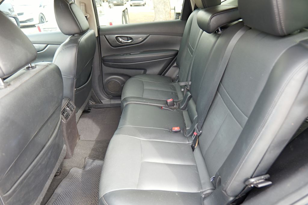 Thumbnail: 2015 Nissan Rogue - 27