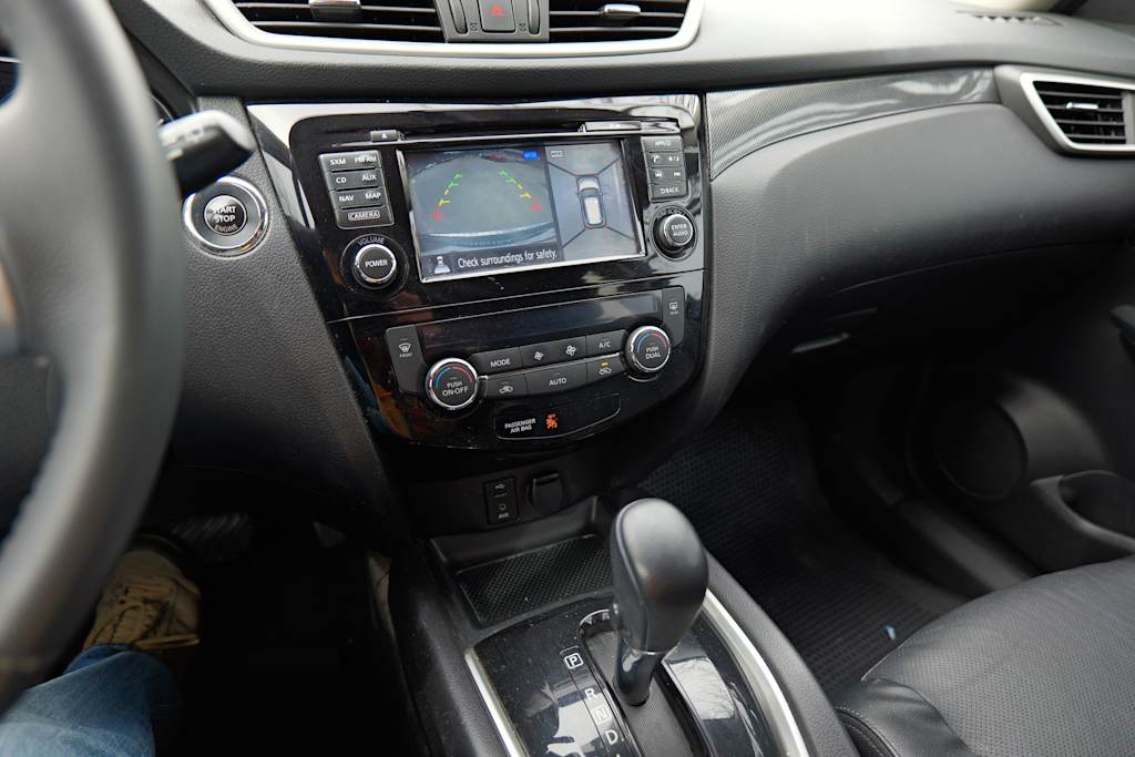 Thumbnail: 2015 Nissan Rogue - 12