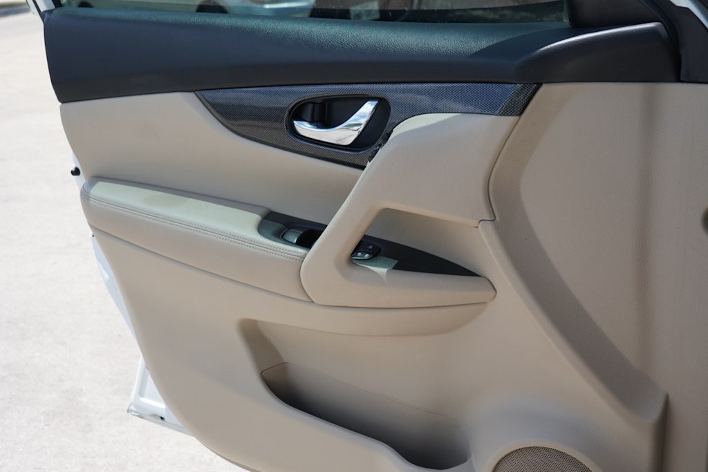 Thumbnail: 2016 Nissan Rogue - 21
