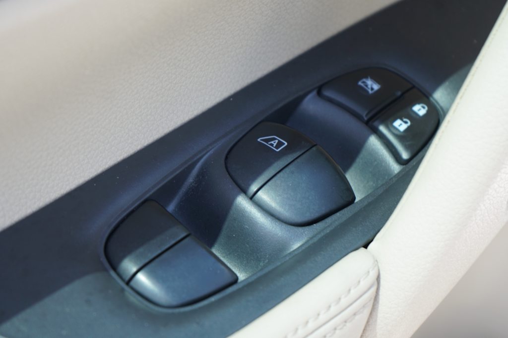 Thumbnail: 2016 Nissan Rogue - 22