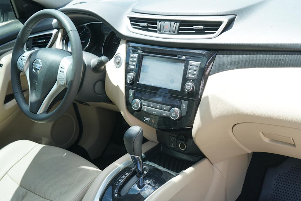 Thumbnail: 2016 Nissan Rogue - 11