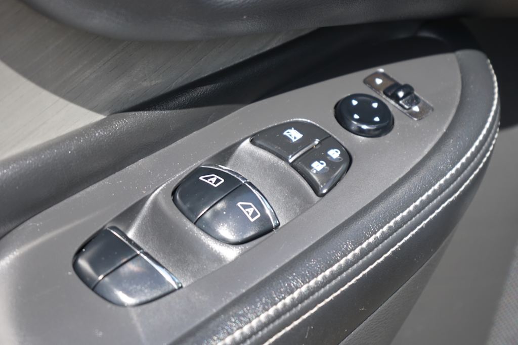 Thumbnail: 2015 Nissan Murano - 21