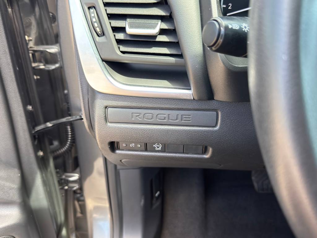 Thumbnail: 2023 Nissan Rogue - 25