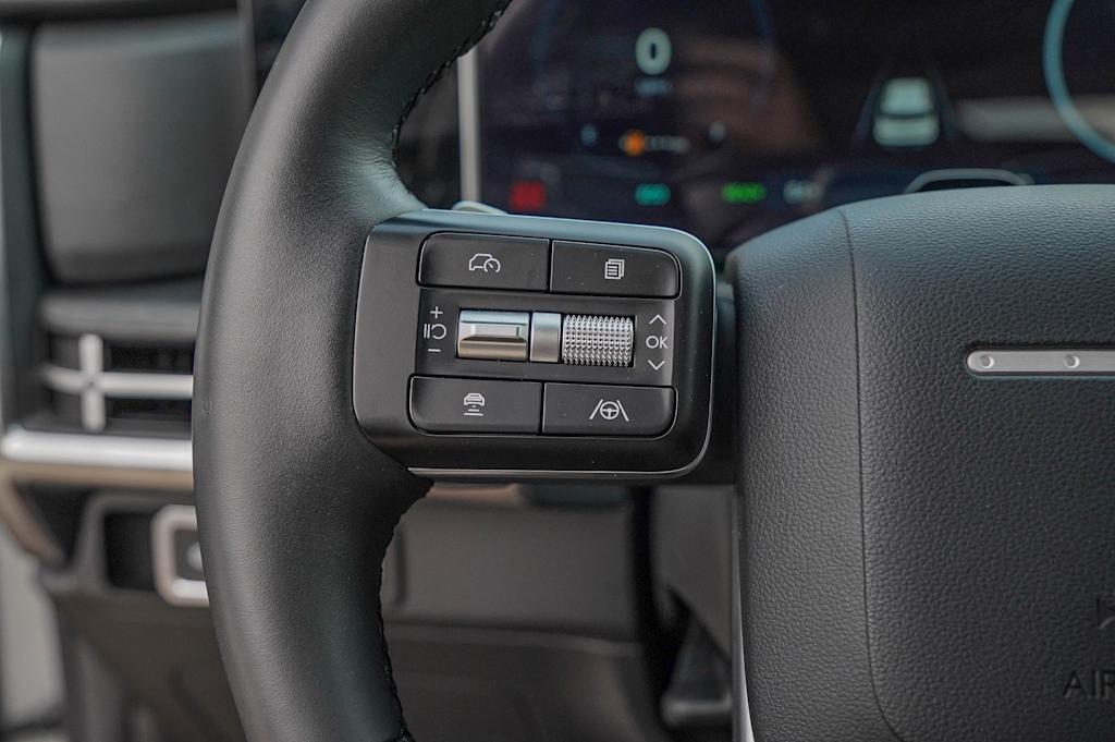 Thumbnail: 2025 Hyundai Santa Fe - 18