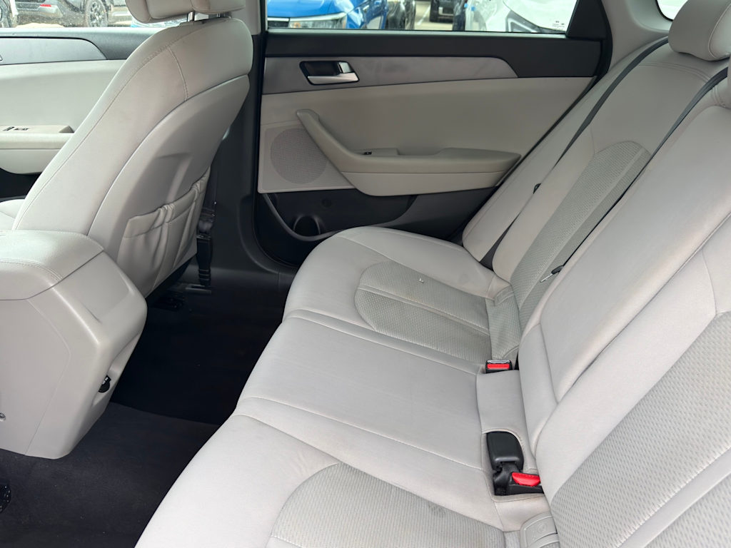 Thumbnail: 2016 Hyundai Sonata - 27