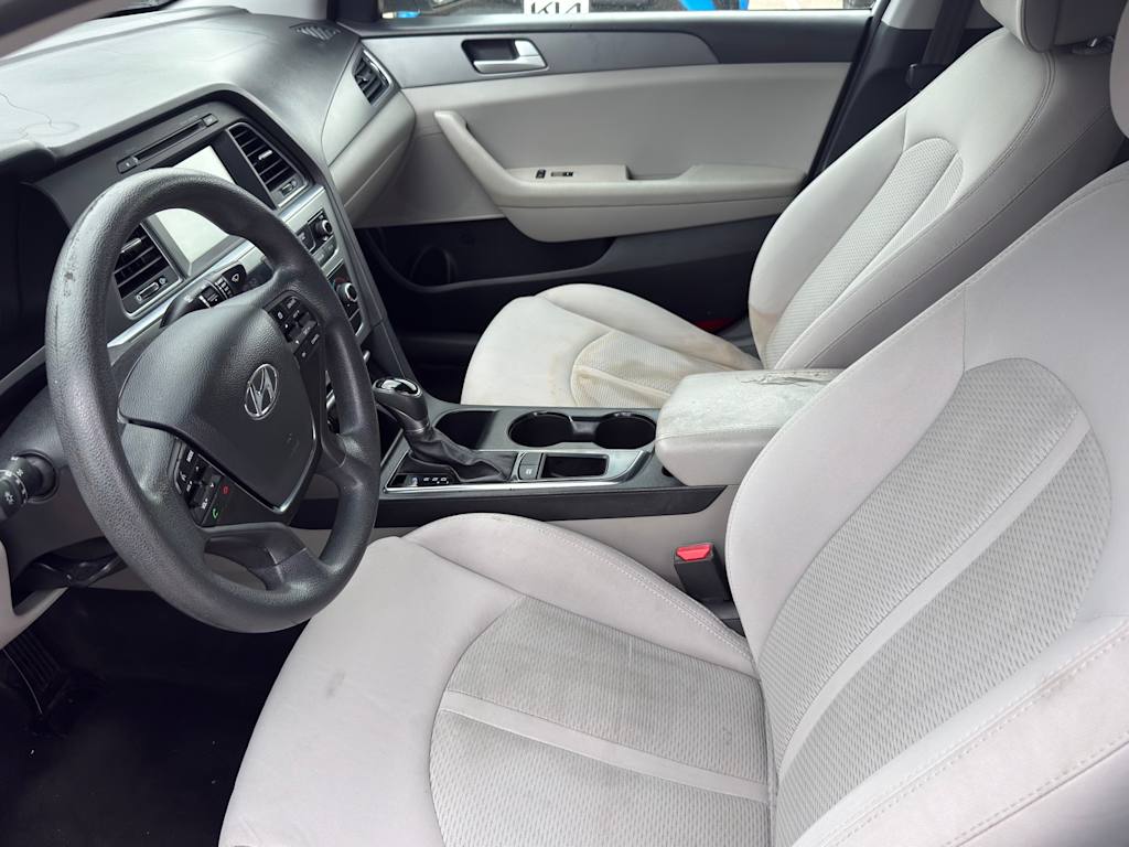 Thumbnail: 2016 Hyundai Sonata - 10