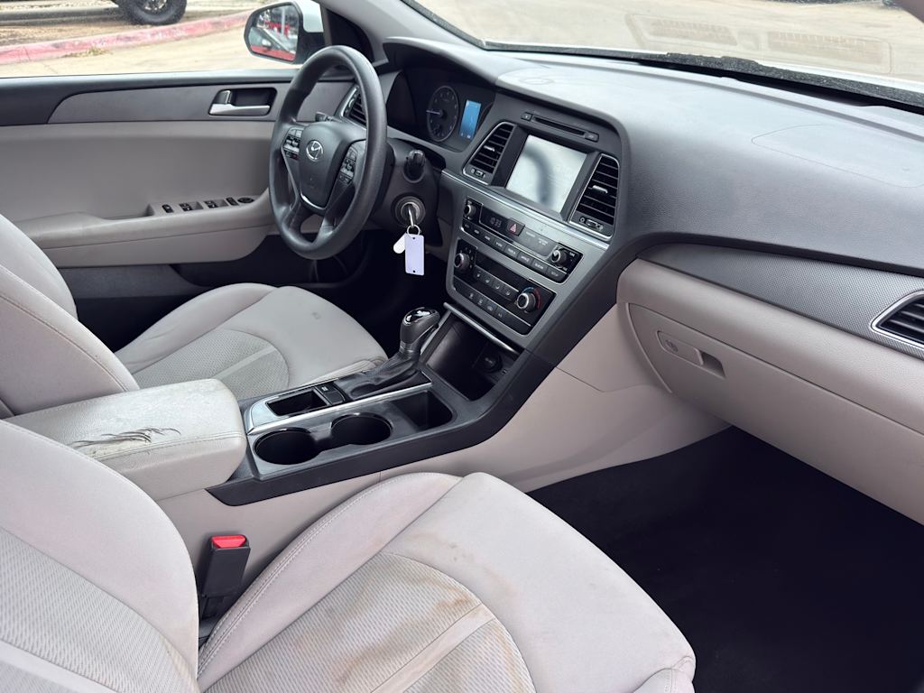 Thumbnail: 2016 Hyundai Sonata - 26