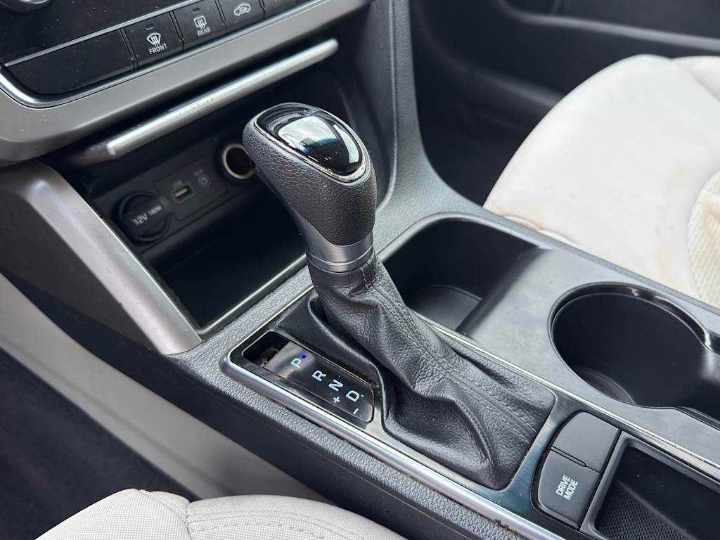 Thumbnail: 2016 Hyundai Sonata - 16