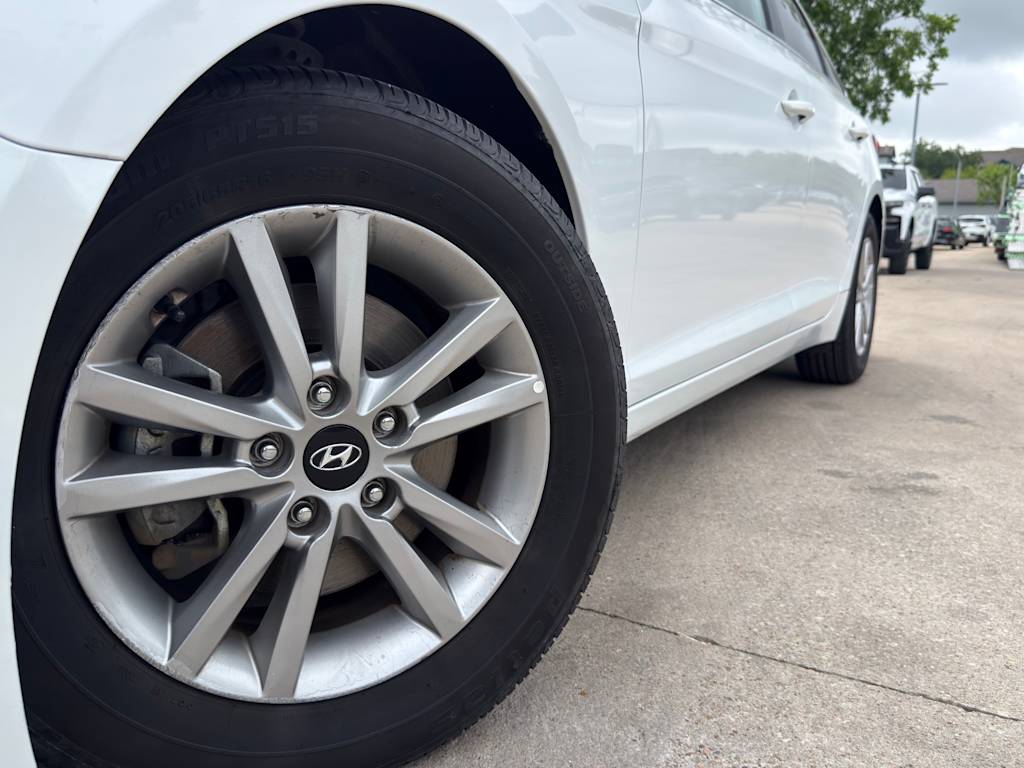 Thumbnail: 2016 Hyundai Sonata - 8