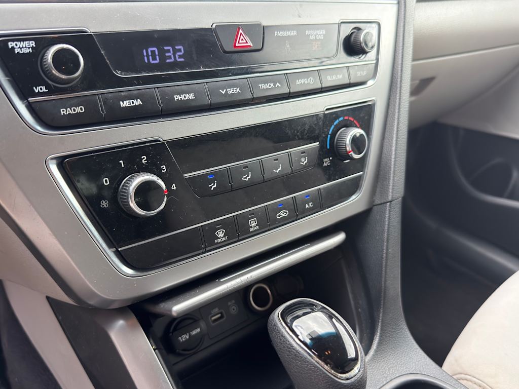 Thumbnail: 2016 Hyundai Sonata - 21