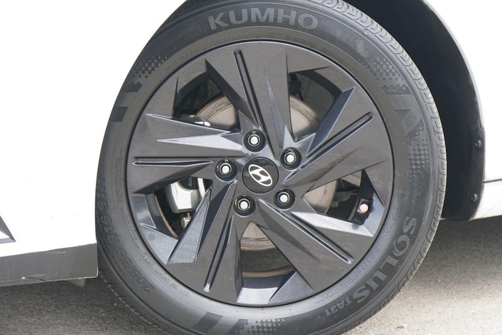 Thumbnail: 2021 Hyundai Elantra - 5