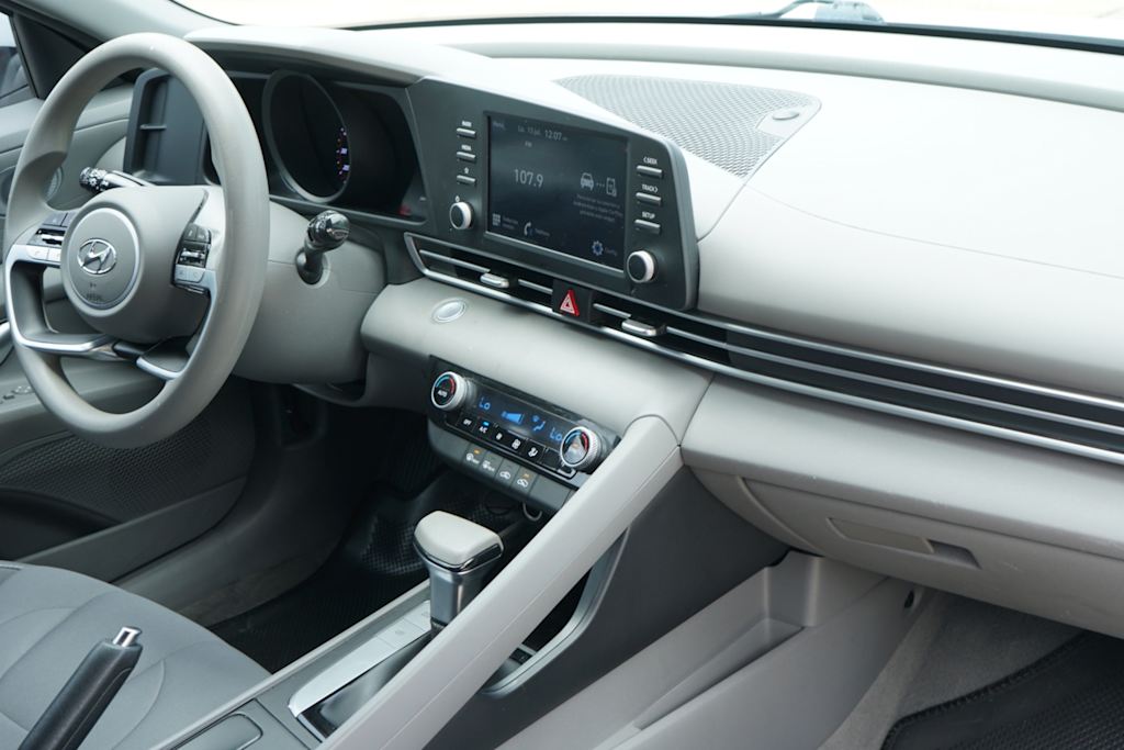 Thumbnail: 2021 Hyundai Elantra - 11