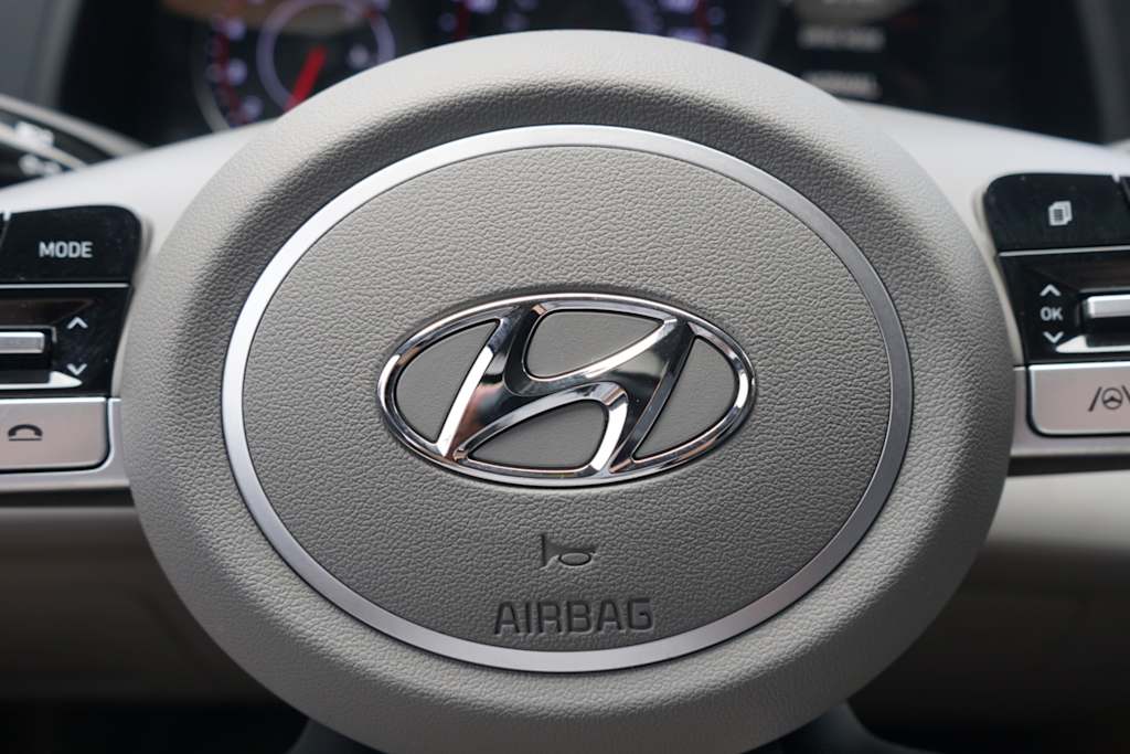 Thumbnail: 2021 Hyundai Elantra - 18