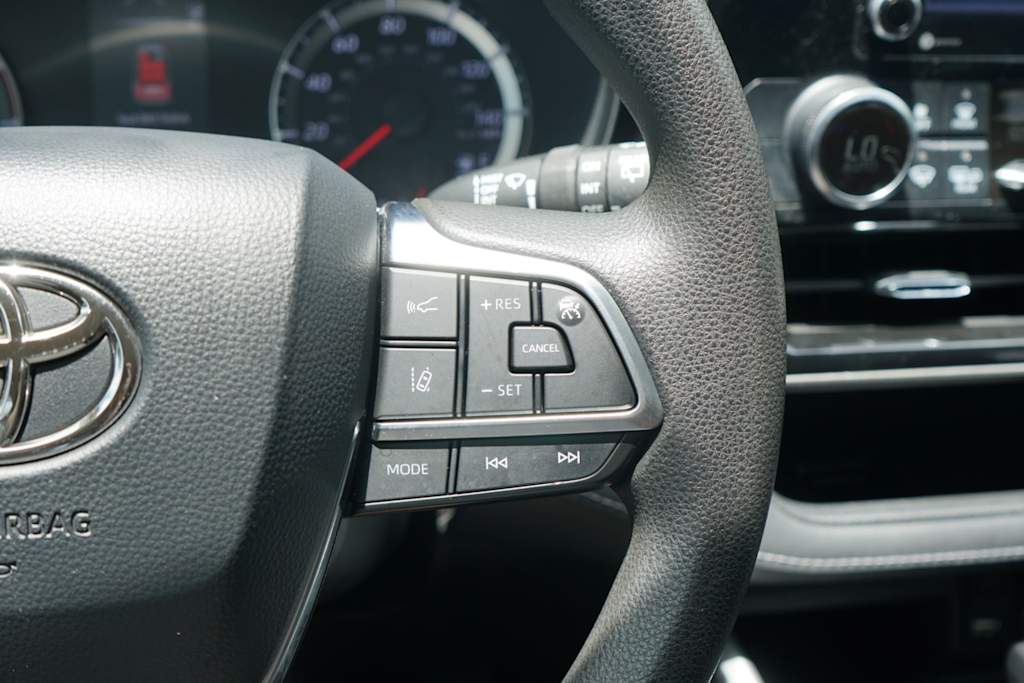 Thumbnail: 2021 Toyota Highlander - 18