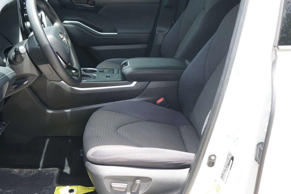 Thumbnail: 2021 Toyota Highlander - 7