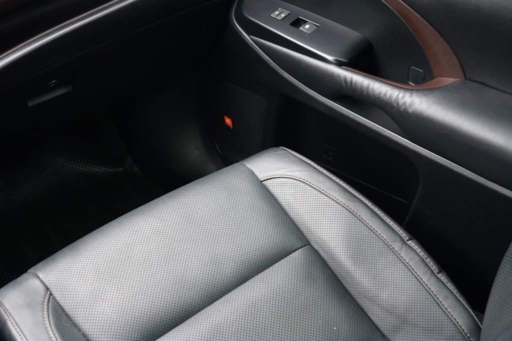 Thumbnail: 2015 Toyota Highlander - 27