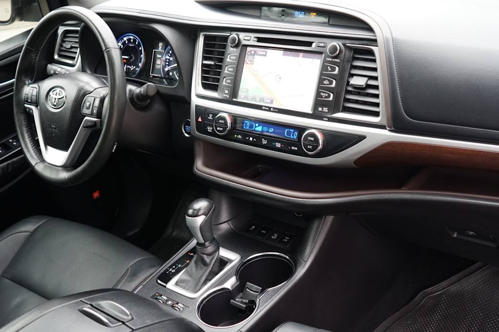 Thumbnail: 2015 Toyota Highlander - 11