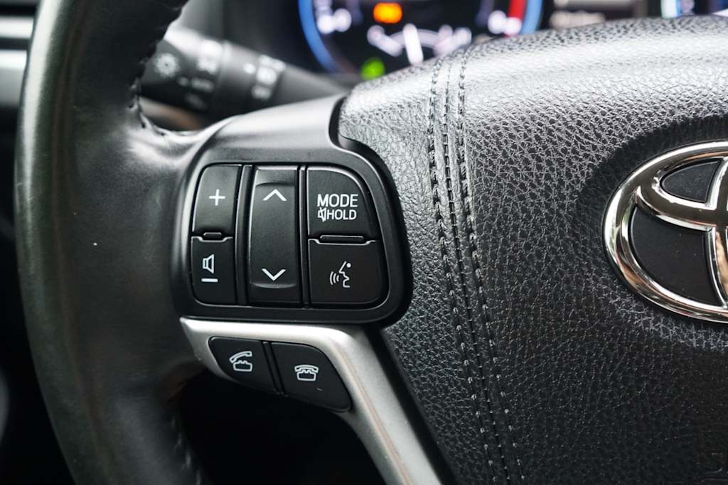 Thumbnail: 2015 Toyota Highlander - 22