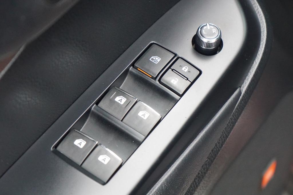 Thumbnail: 2015 Toyota Highlander - 24