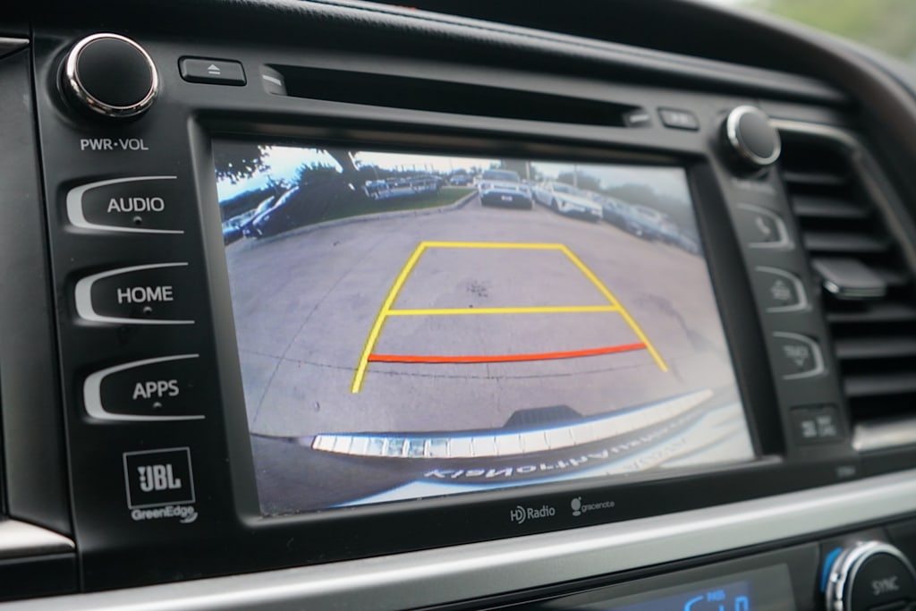 Thumbnail: 2015 Toyota Highlander - 12