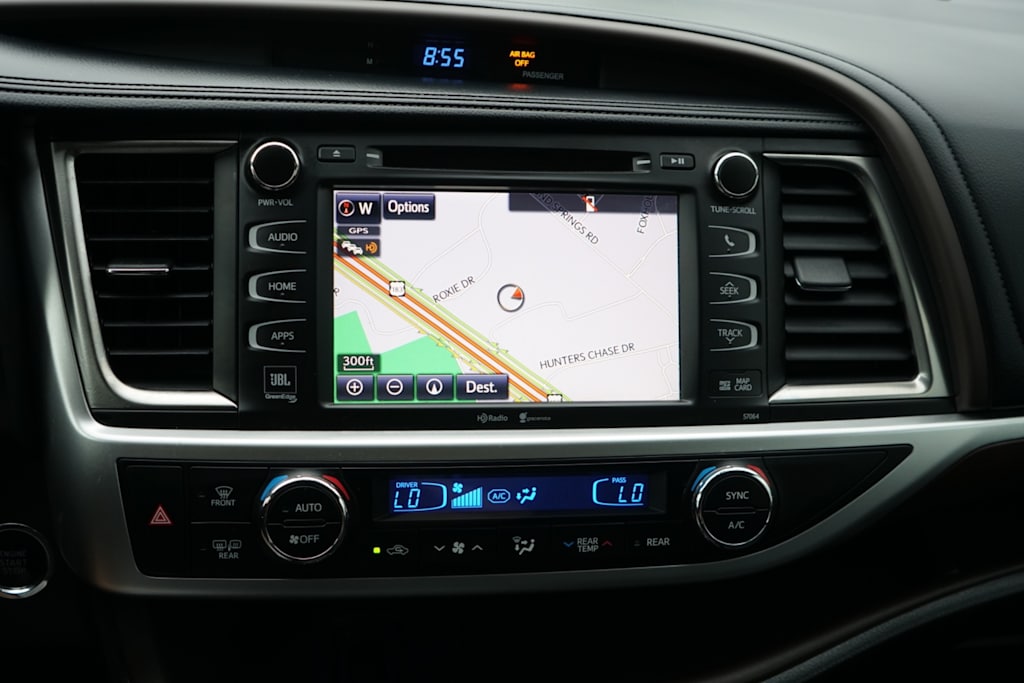 Thumbnail: 2015 Toyota Highlander - 19