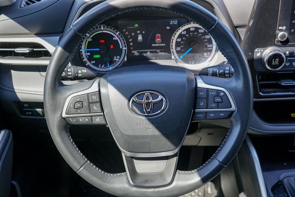 Thumbnail: 2023 Toyota Highlander - 11