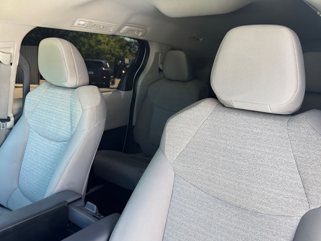 Thumbnail: 2021 Toyota Sienna - 10