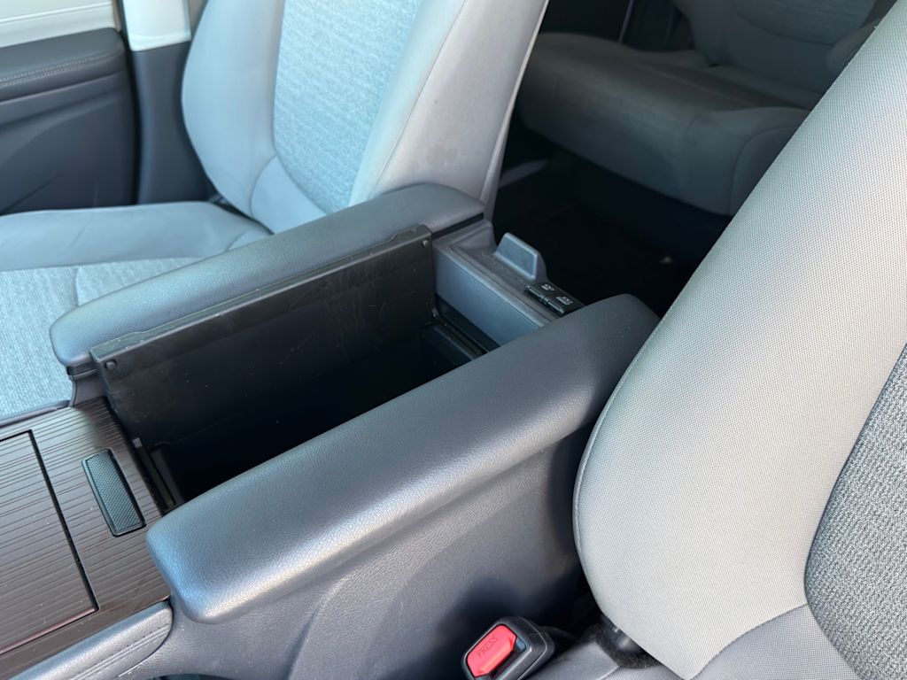 Thumbnail: 2021 Toyota Sienna - 9