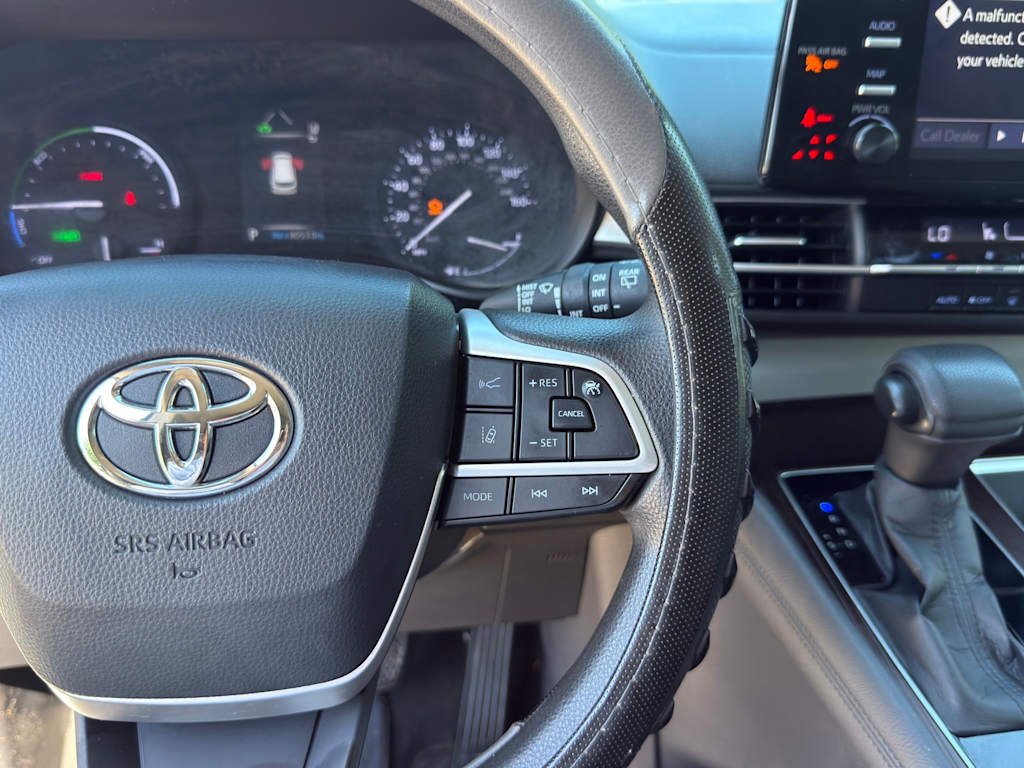 Thumbnail: 2021 Toyota Sienna - 21