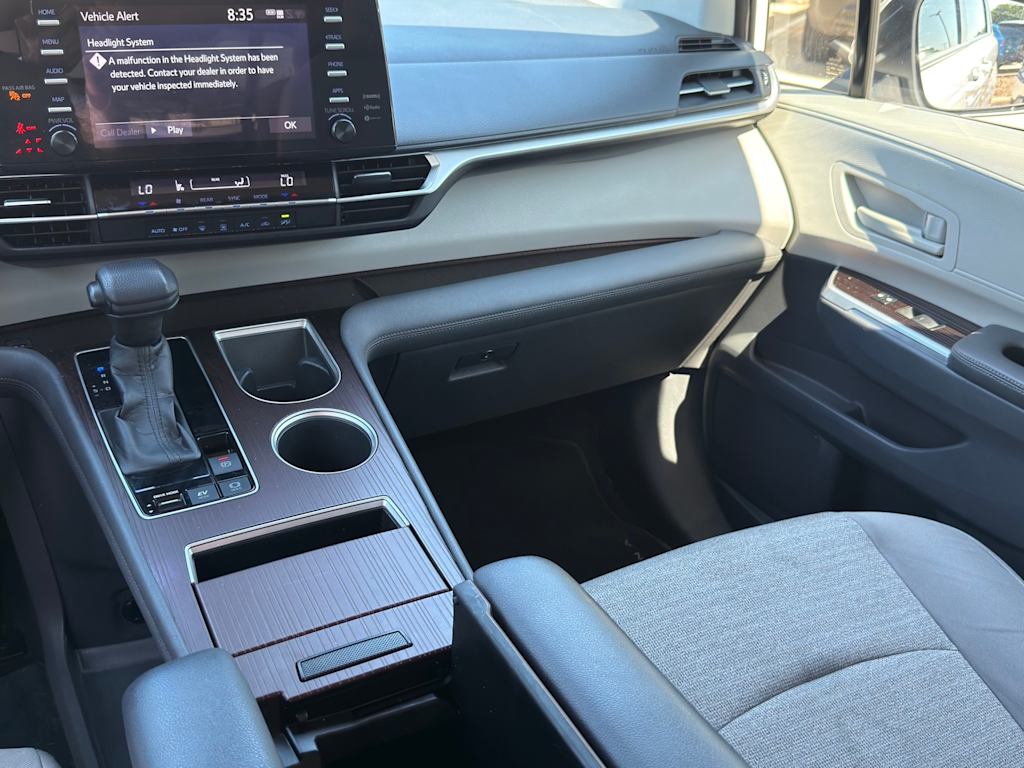 Thumbnail: 2021 Toyota Sienna - 25