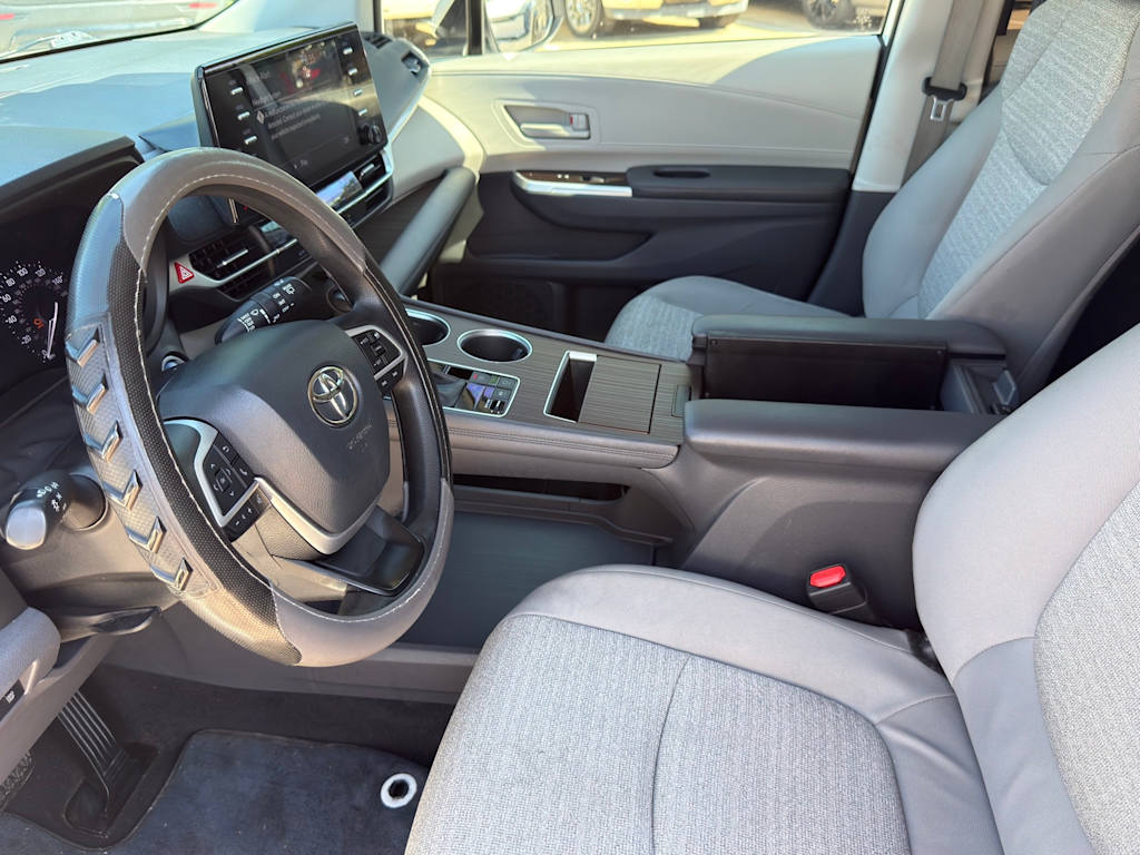 Thumbnail: 2021 Toyota Sienna - 19