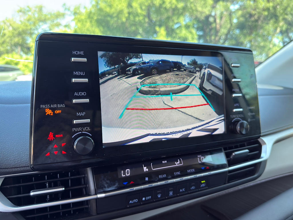 Thumbnail: 2021 Toyota Sienna - 14