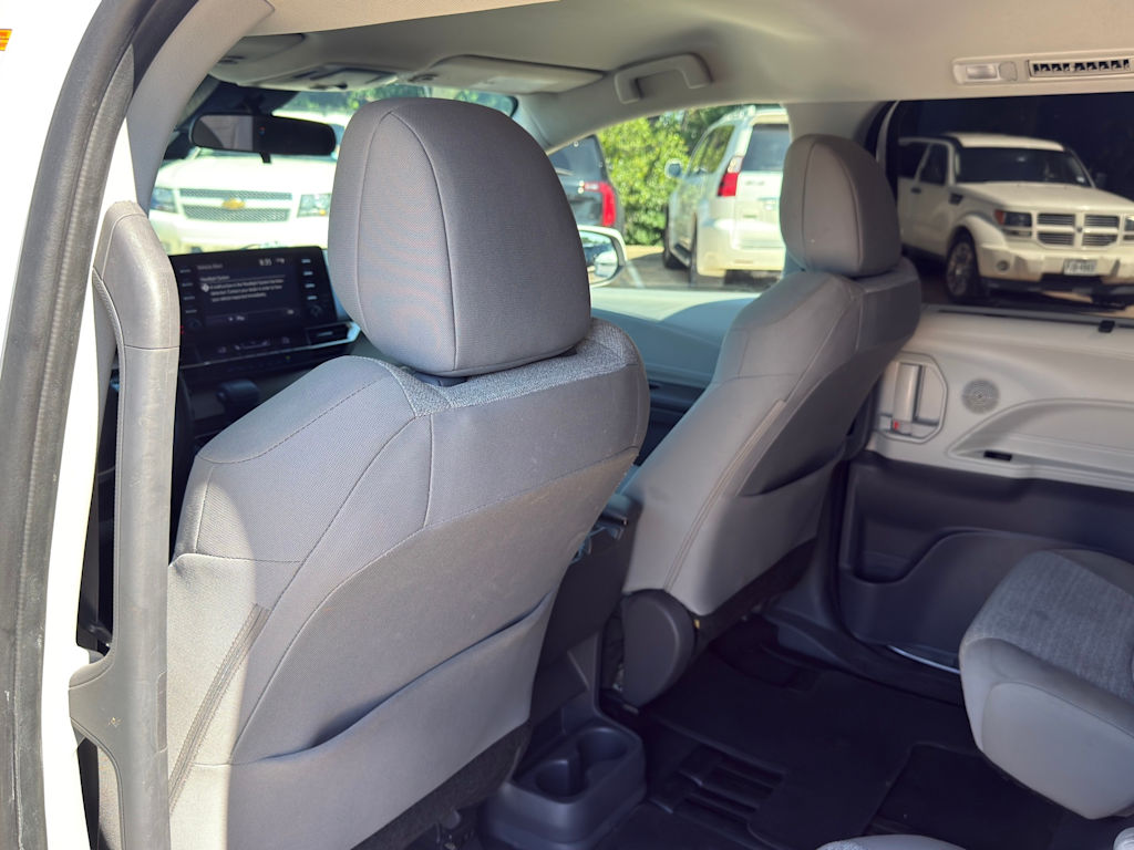 Thumbnail: 2021 Toyota Sienna - 24