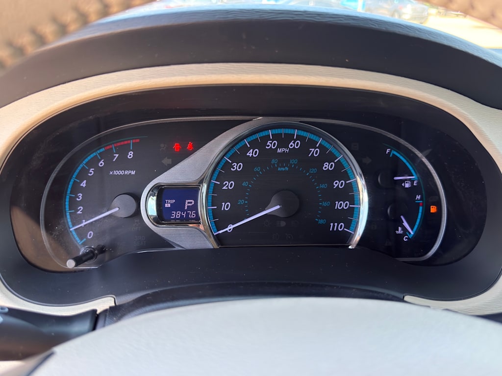 Thumbnail: 2012 Toyota Sienna - 16