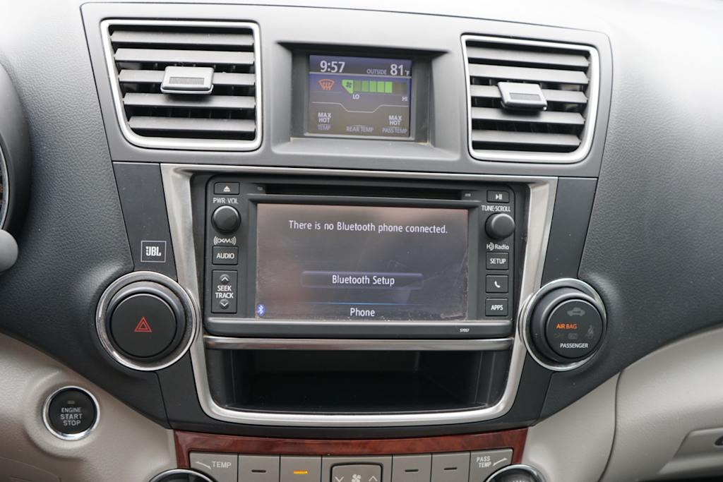 Thumbnail: 2013 Toyota Highlander - 16